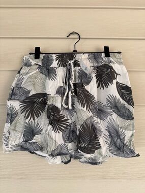 NWT Francesca's White Tropical Leaf Drawstring Shorts